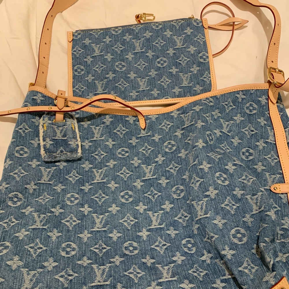 Limited  Stunning Brand new rare Carry MM Authentic denim Louis  Vuitton p…